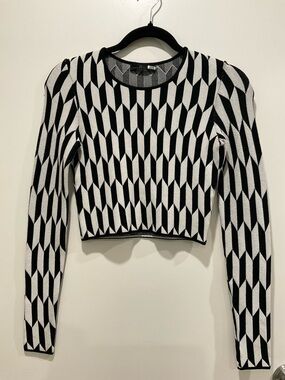 RVN Black and White Geometric Knit Long-Sleeve Crop Top